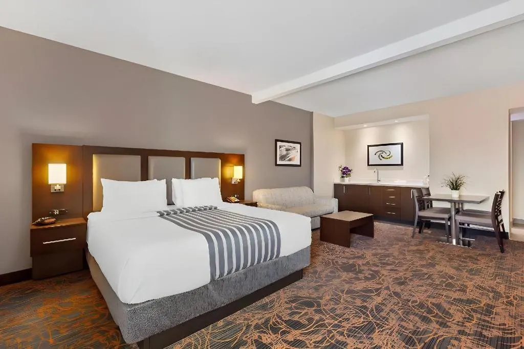 Best Western Plus Executive Inn Торонто