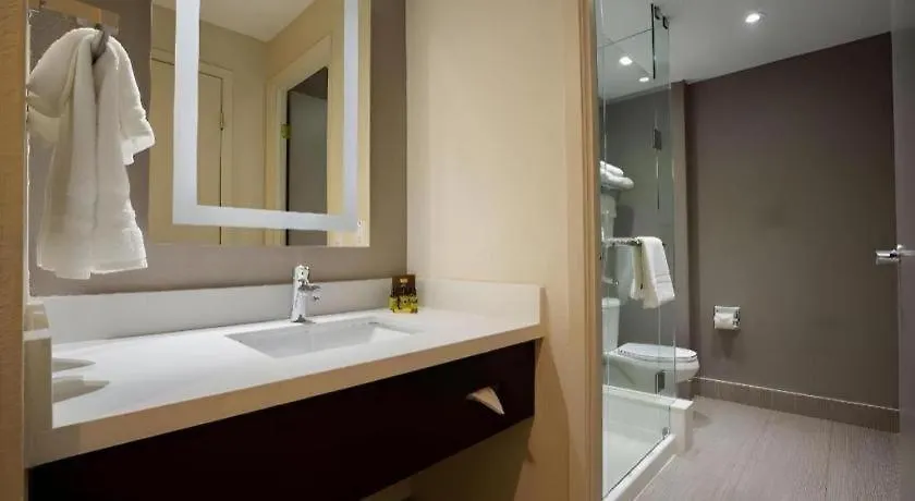 Отель Best Western Plus Executive Inn Торонто