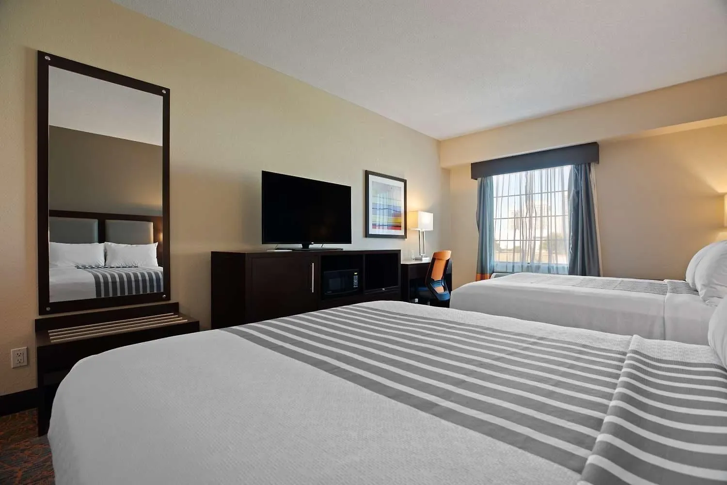 Best Western Plus Executive Inn Toronto 3*,