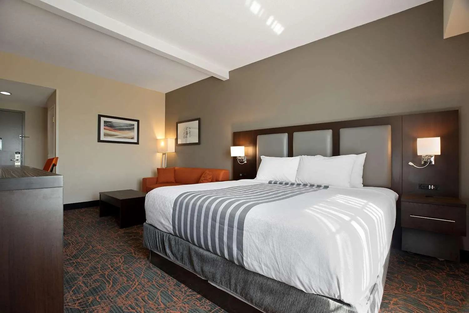 Best Western Plus Executive Inn Toronto Hotel