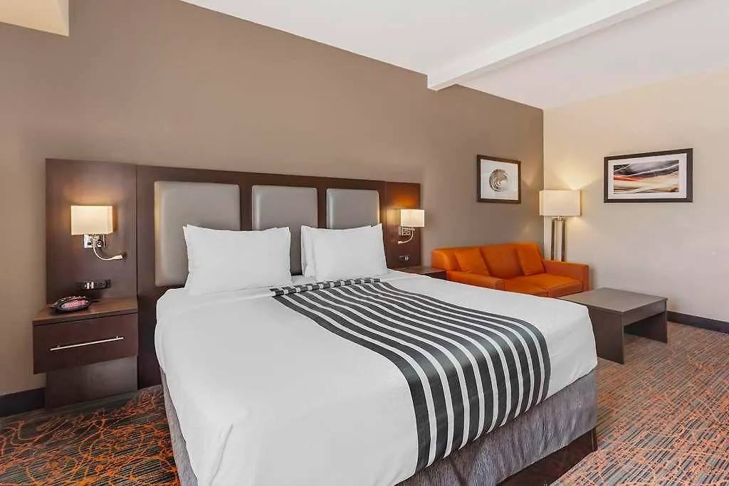 Best Western Plus Executive Inn Toronto 3*,